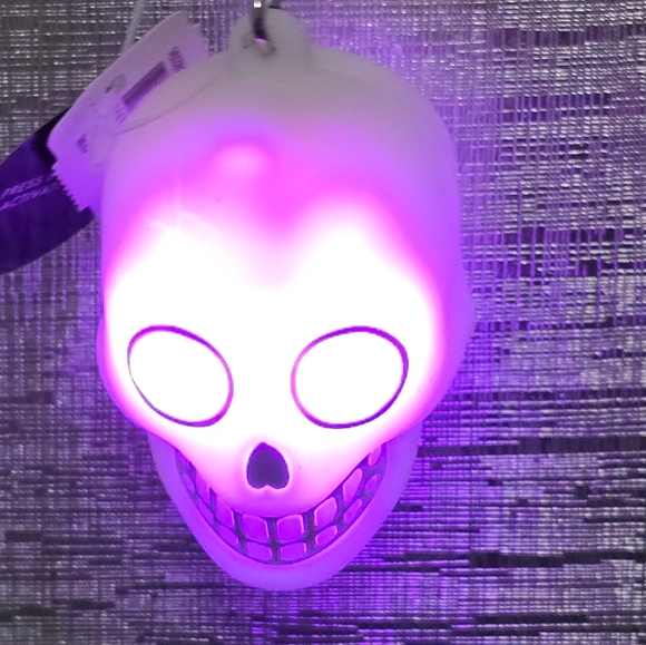 Bath & body works light up skull day of dead pocketbac holder new - Picture 3 of 3